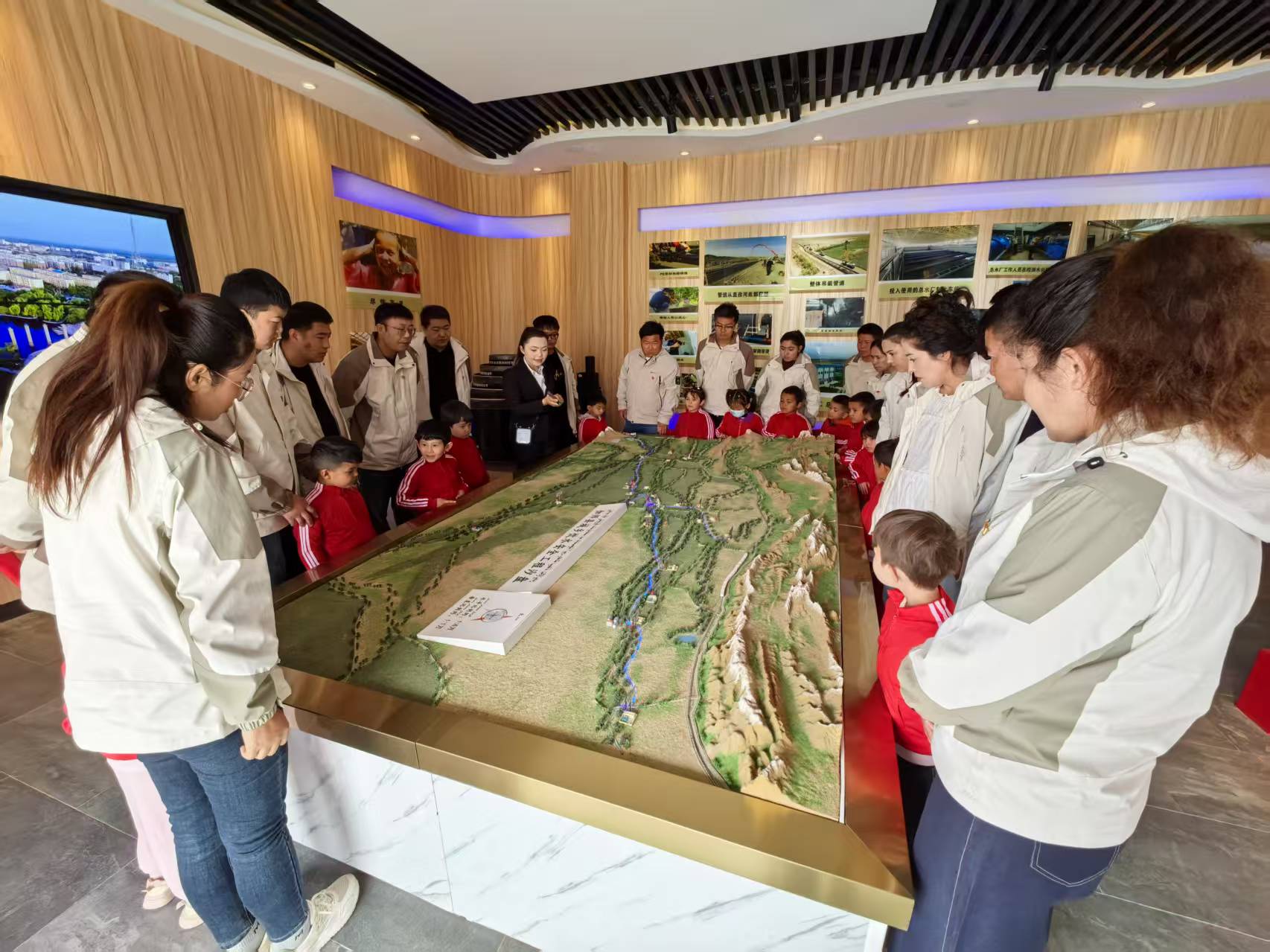 “緬懷革命先烈 傳承紅色基因 ”清明節(jié)主題教育活動(dòng)