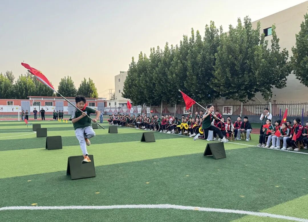 月圓映華夏 童心賀國慶——山東省臨沂市河?xùn)|區(qū)八湖鎮(zhèn)柴河小學(xué)舉行趣味活動慶雙節(jié)