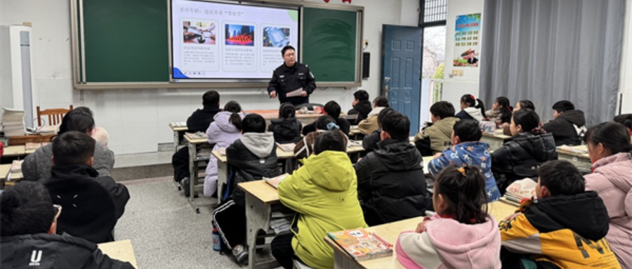 法治護(hù)航成長 拒絕校園欺凌——江蘇省徐州市銅山區(qū)劉集鎮(zhèn)王套小學(xué)關(guān)工委特邀民警葉云齊開展法治教育活動(dòng)