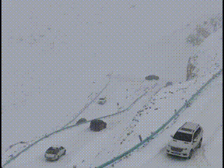 關工人的天路護送