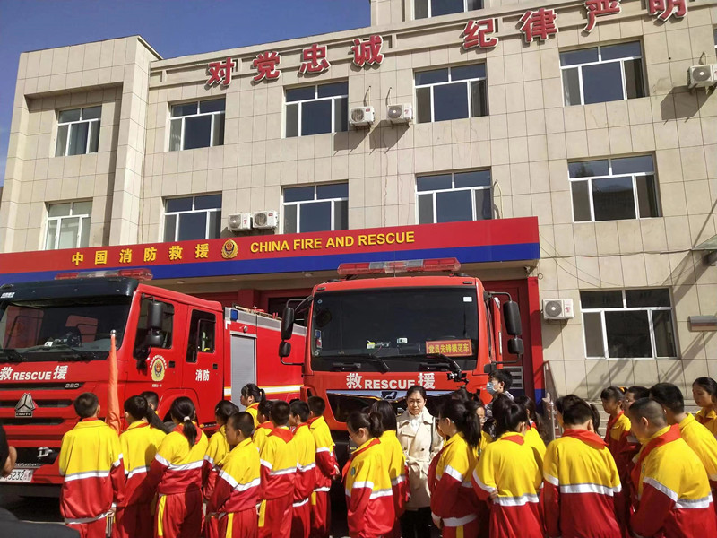 預(yù)防為主 生命至上 ——內(nèi)蒙古赤峰市元寶山區(qū)東城街道銀河社區(qū)關(guān)工委開展消防安全知識培訓(xùn)