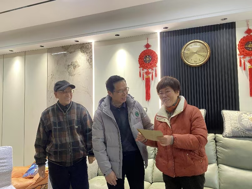 四川省自貢市關(guān)工委領(lǐng)導(dǎo)慰問優(yōu)秀五老