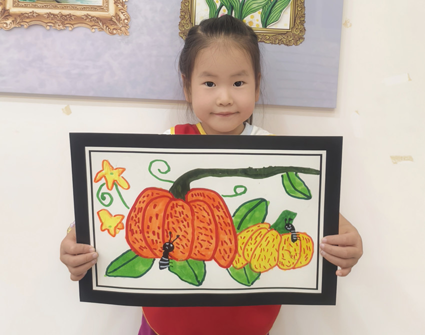 秋分繪就南瓜意，少年書盡季秋情——內蒙古自治區(qū)赤峰市元寶山區(qū)西城街道新景四季東社區(qū)關工委少年兒童時令繪畫