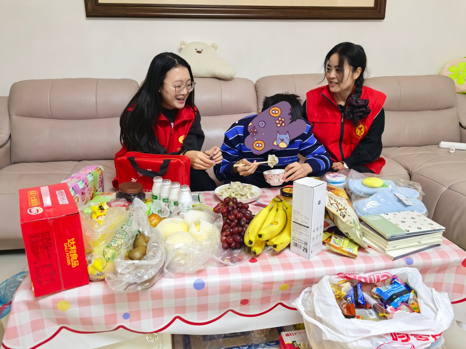 踐行民生關(guān)懷 守護(hù)童心成長——內(nèi)蒙古自治區(qū)赤峰市元寶山區(qū)西城街道王府社區(qū)關(guān)工委開展困境兒童慰問活動