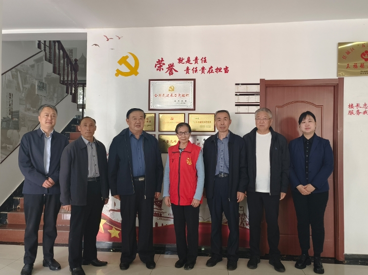 山東省濟(jì)寧市關(guān)工委調(diào)研任城區(qū)“五老”志愿者工作室建設(shè)工作