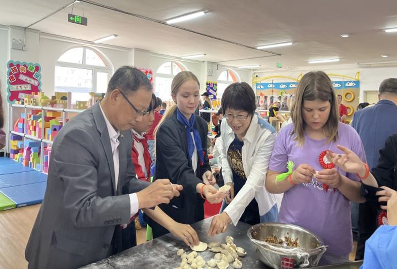 “六一”國(guó)際兒童節(jié)中俄青少年互訪