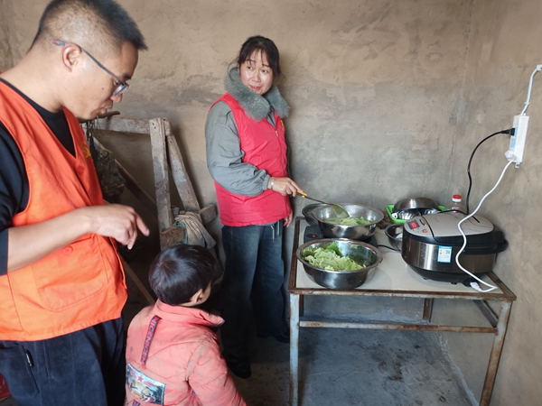 四川省寧南縣幸福鎮(zhèn)關(guān)工委：“元旦送關(guān)懷，讓愛心溫暖寒冬”關(guān)愛慰問困境兒童