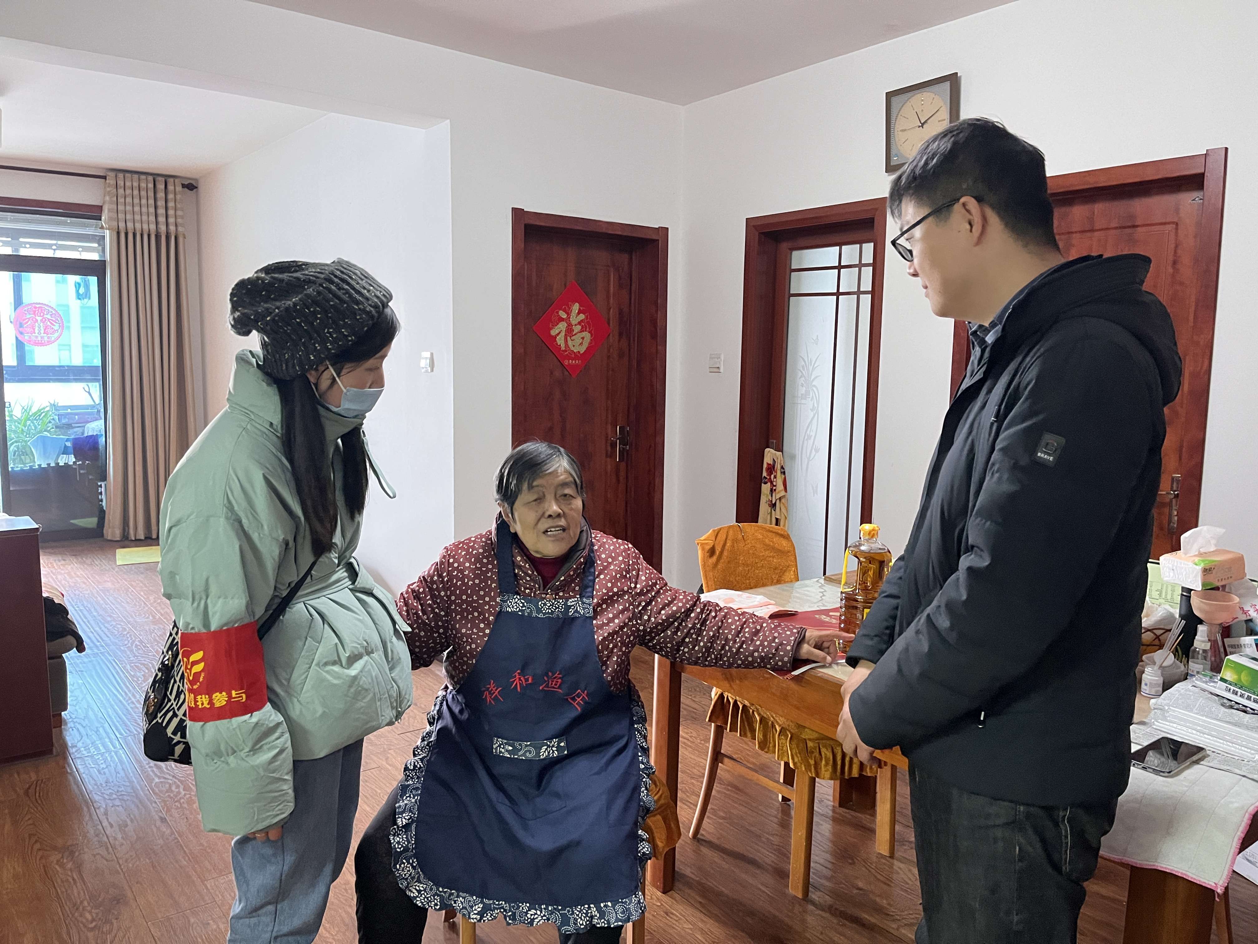 安徽省合肥市包河區(qū)濱湖世紀社區(qū)清楓居委會關(guān)工委開展企業(yè)退休人員春節(jié)慰問送溫暖活動