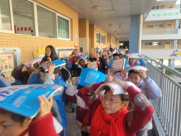 四川省寧南縣朝陽(yáng)小學(xué)關(guān)工委開展防震減災(zāi)應(yīng)急疏散演練