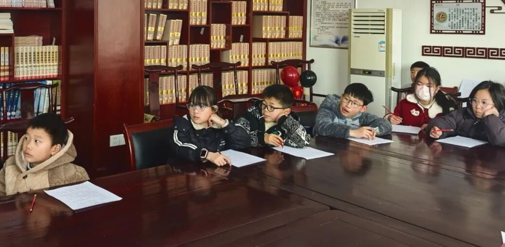 江西省撫州市崇仁縣舉行“國學小課堂 經(jīng)典伴成長”系列活動