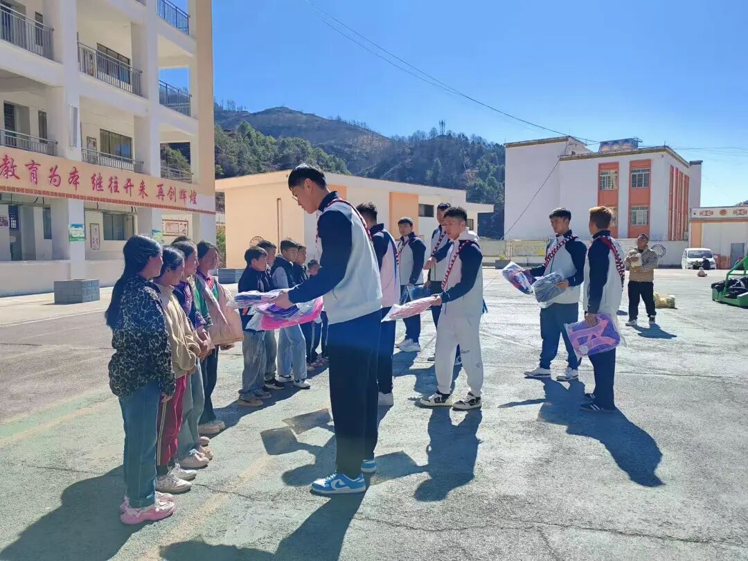 四川省涼山州昭覺縣：“鄉(xiāng)BA”暖流涌博洛 籃球星火繪就鄉(xiāng)村振興新圖景