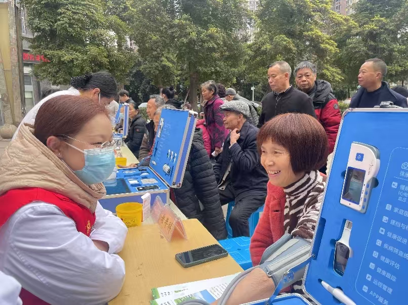 四川自貢高新區(qū)西湖社區(qū)學(xué)雷鋒活動(dòng)溫馨溫暖