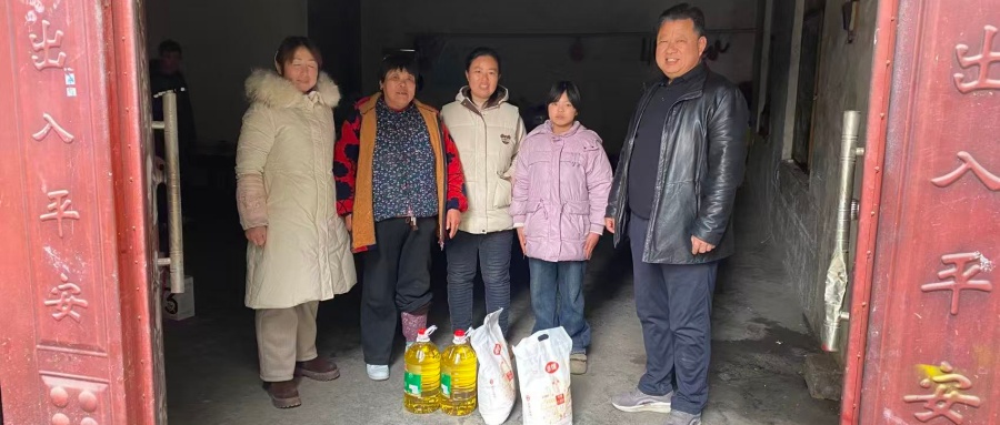 寒冬送暖 情系學子——江蘇省徐州市銅山區(qū)大彭鎮(zhèn)楚王山小學關(guān)工委開展春節(jié)慰問活動