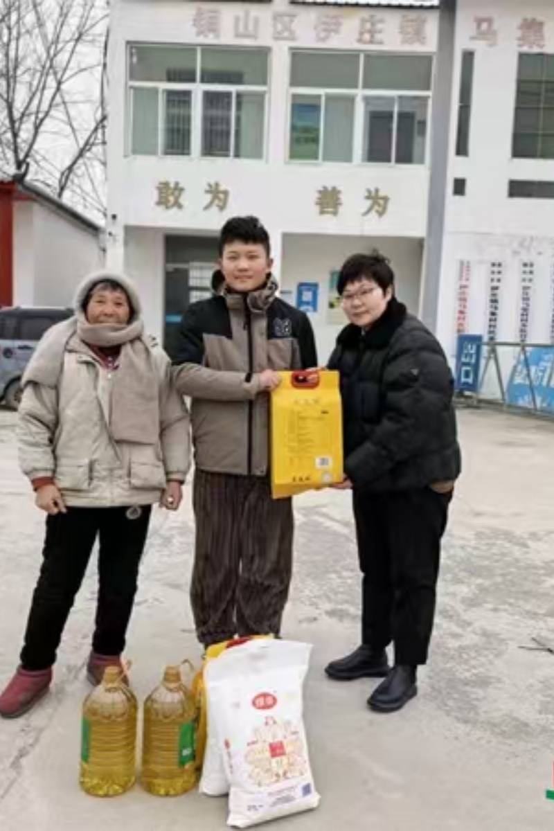 大愛暖冬 護航成長——江蘇省徐州市銅山區(qū)“愛心媽媽”新春再赴暖心之約