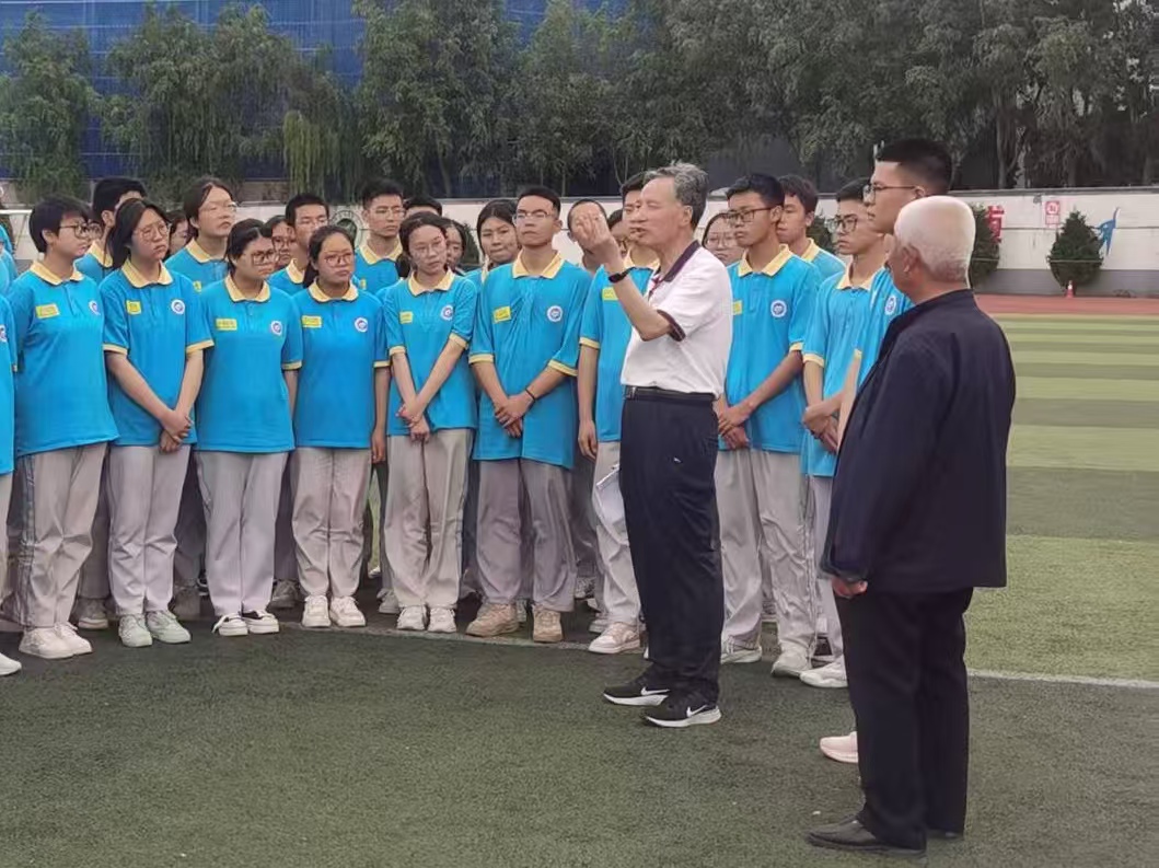 銀發(fā)映初心 桑榆傳薪火——甘肅省平?jīng)鍪徐o寧縣“五老”宣講團成員李忠良深耕紅色沃土