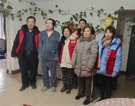 1706749334409557.jpg 元寶山區(qū)星海社區(qū)關(guān)工委新春慰問殘疾人活動照片5_副本.jpg