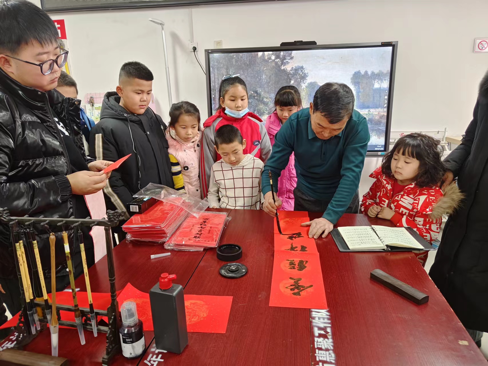 圖片說明：黃田農(nóng)場(chǎng)朝陽社區(qū)來戰(zhàn)“送萬福贈(zèng)萬家”活動(dòng)。 (2).jpg