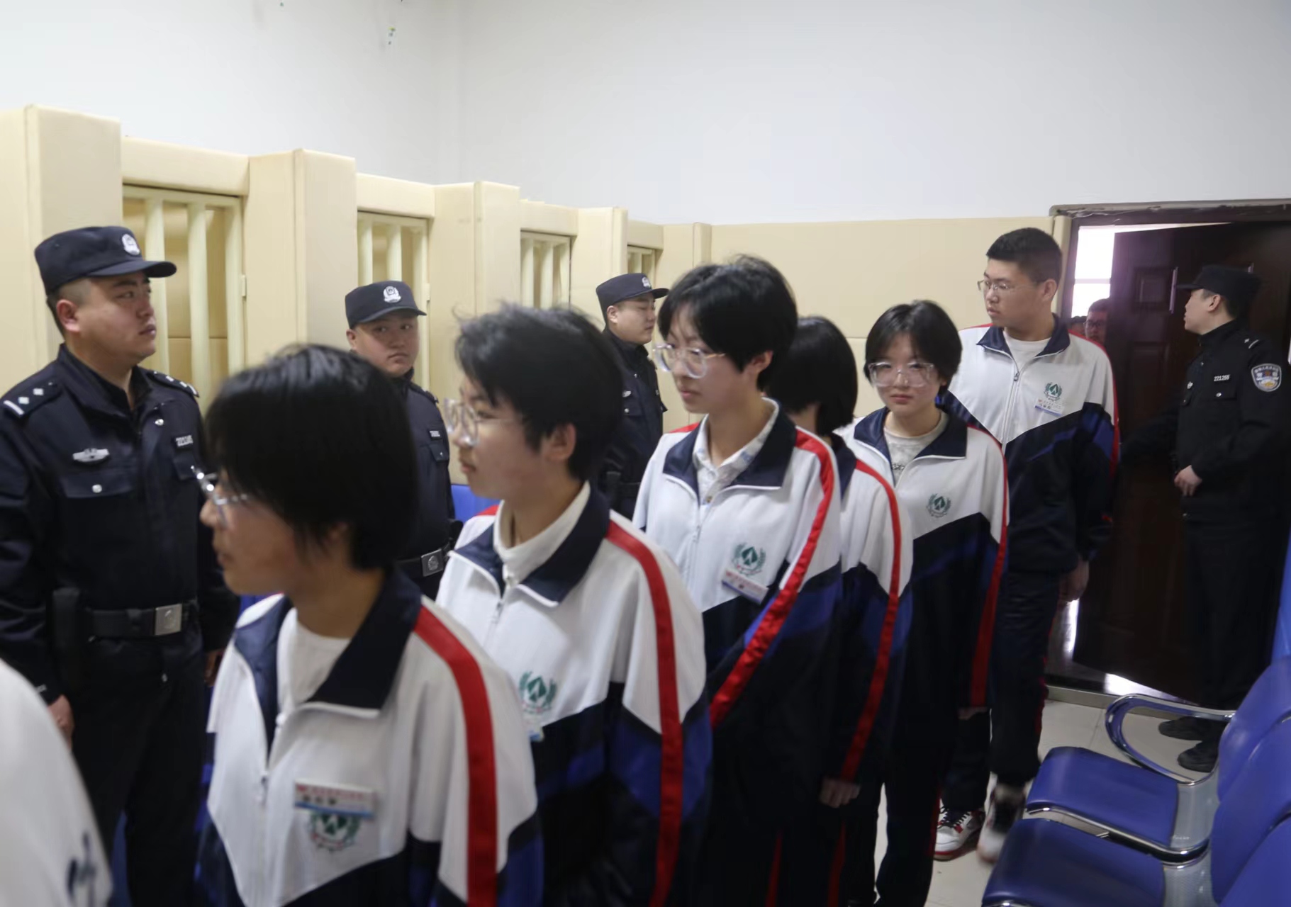 1713748689870363.jpg 3.jpg