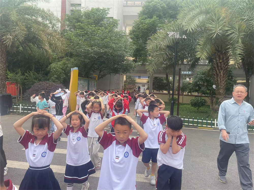 1715430459561034.jpg 2345_image_file_copy_1.jpg