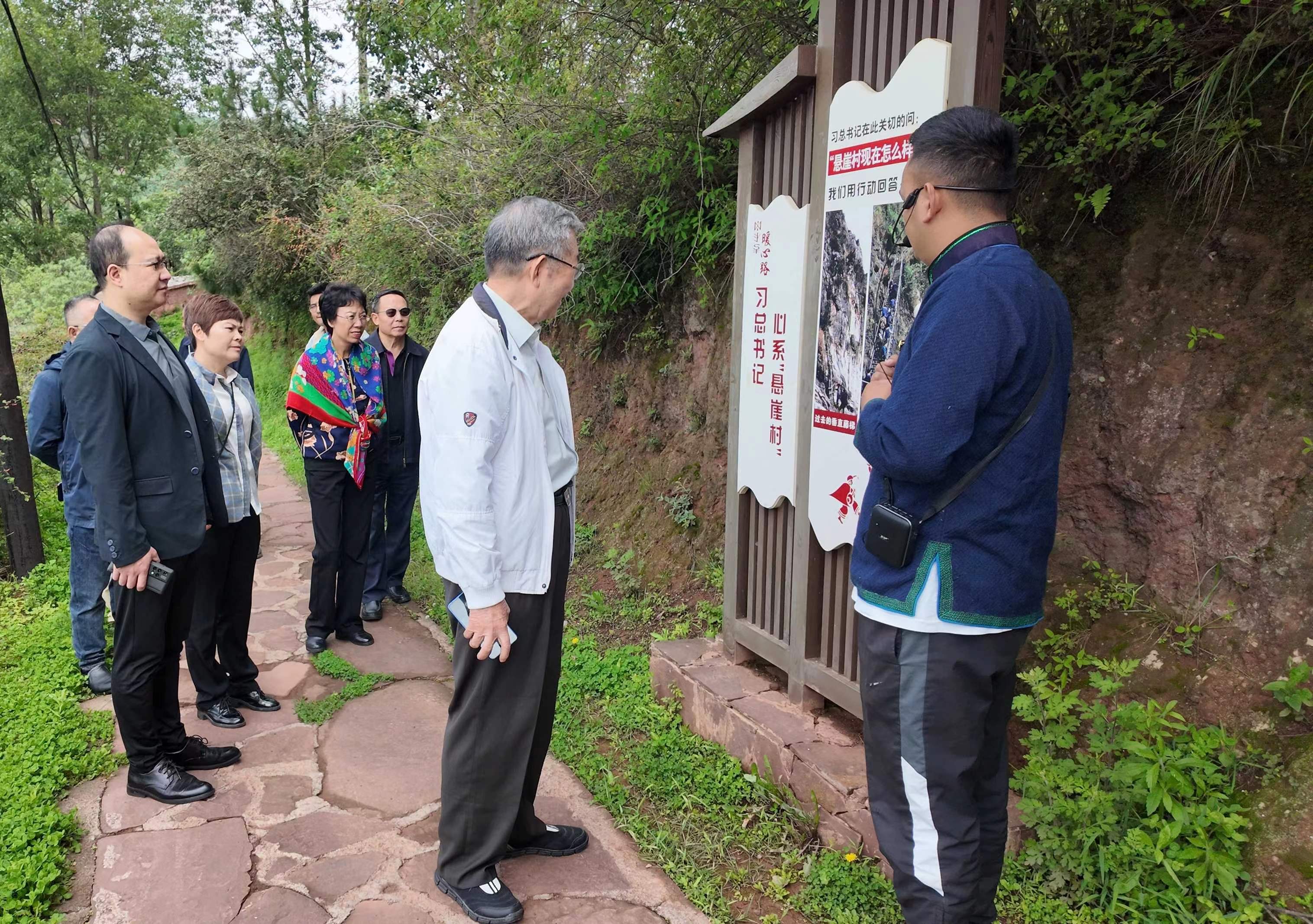 1718270869375573.jpg webwxgetmsgimg.jpg