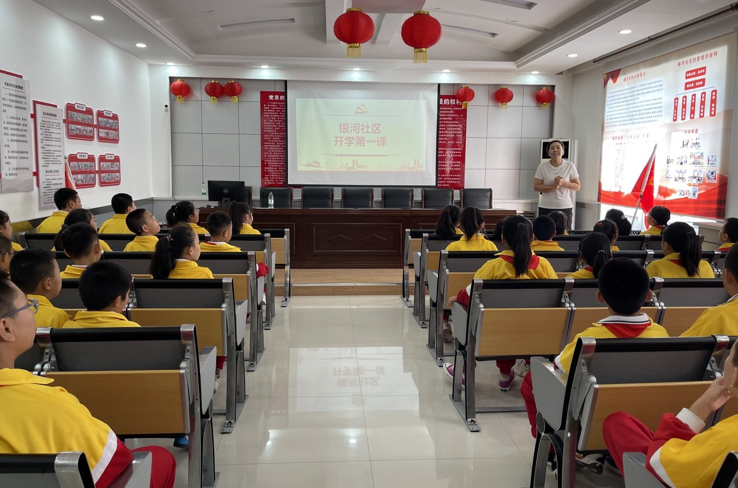 元寶山區(qū)東城街道銀河社區(qū)關(guān)工委開學(xué)第一課 筑牢安全防線活動照片1_副本.jpg