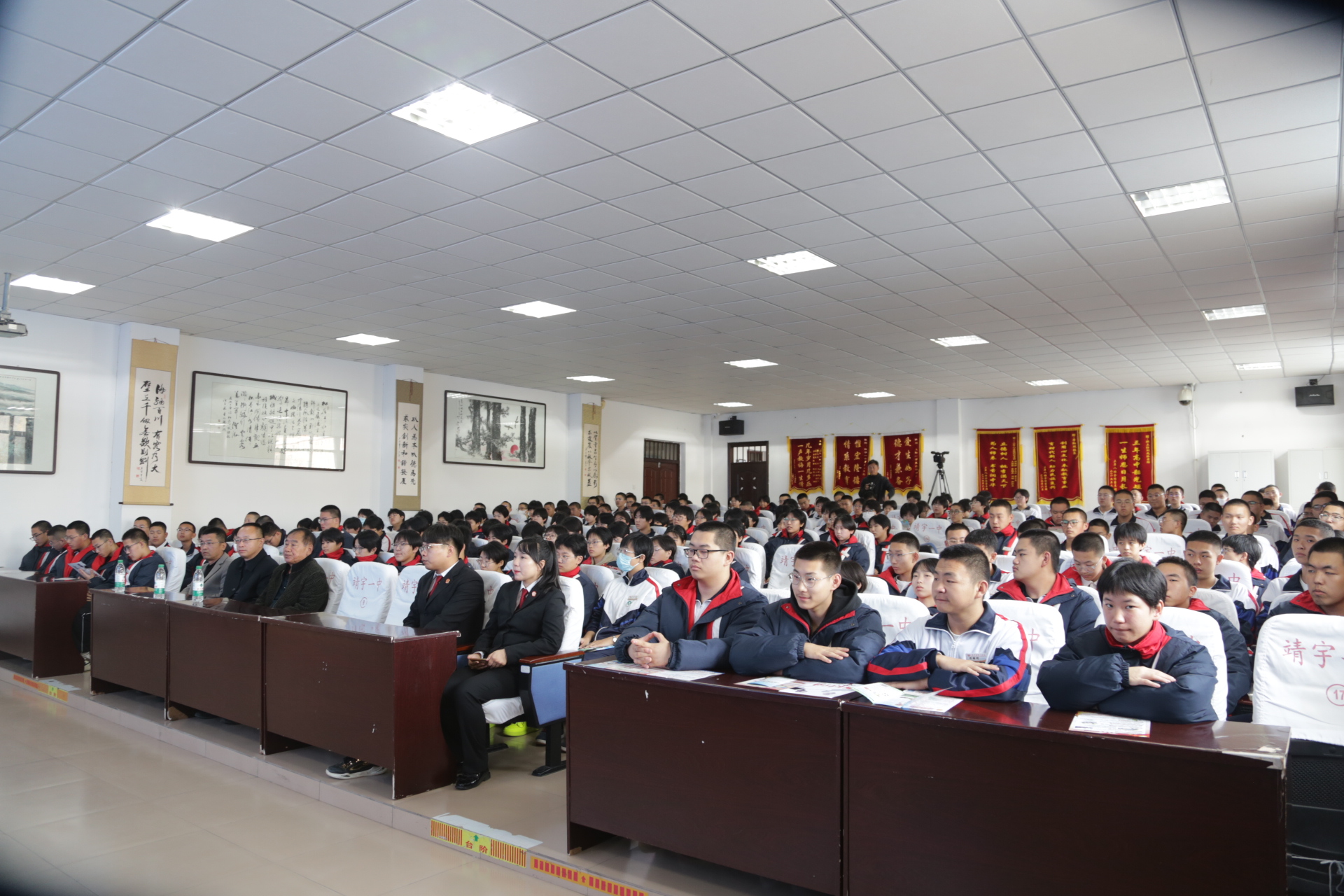 1729470012322296.jpg 8d743a67be27b4aca62d5edc0fe2153.jpg