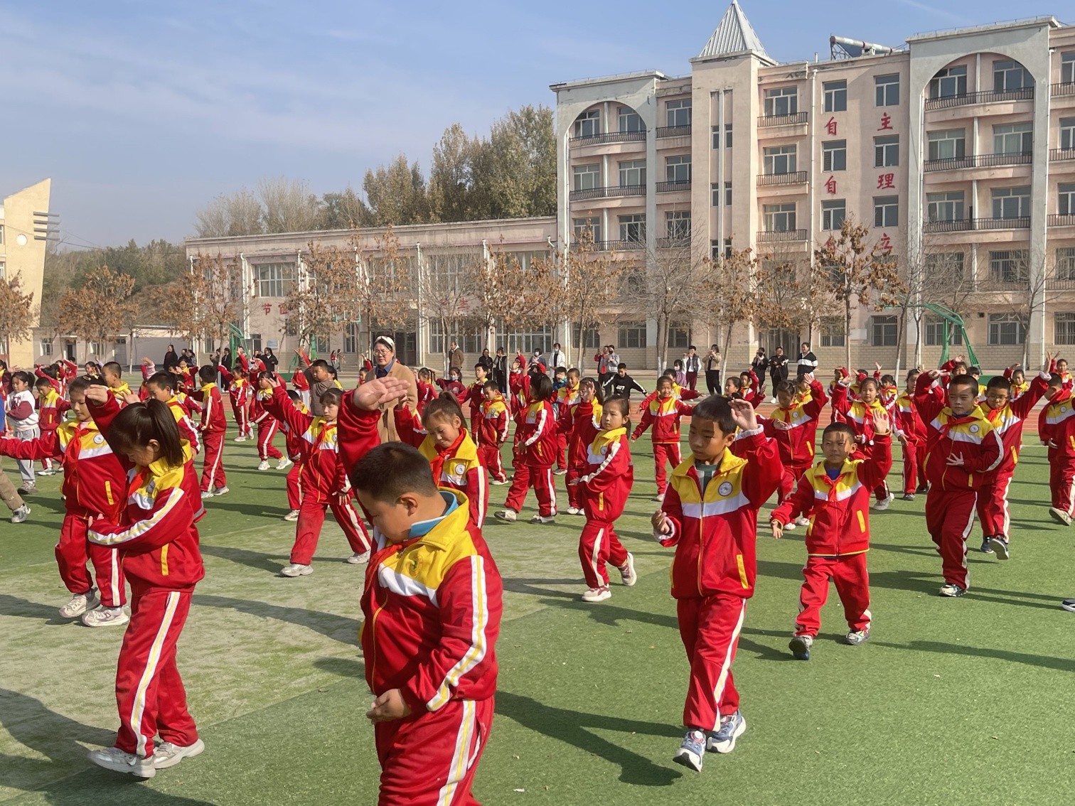 1730271444308023.jpg 元寶山區(qū)風(fēng)水溝小學(xué)關(guān)工委家長開發(fā)日活動(dòng)照片14pg_副本.jpg