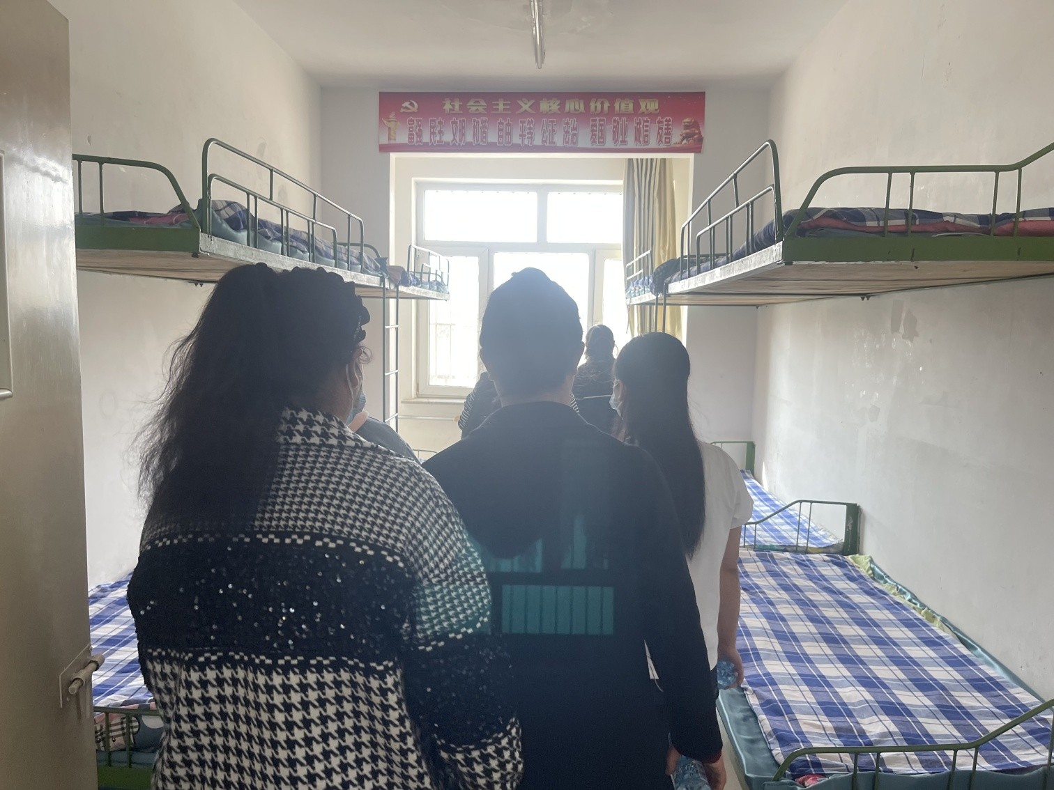 1730271625395654.jpg 元寶山區(qū)風(fēng)水溝小學(xué)關(guān)工委家長開發(fā)日活動(dòng)照片29pg_副本.jpg