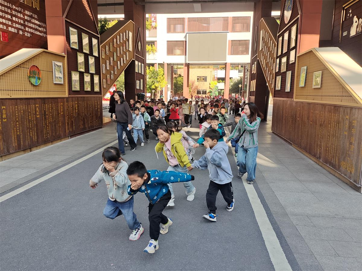 1730956754437743.jpg 207c6faf63eb75ad6f5a40b18c55bae.jpg