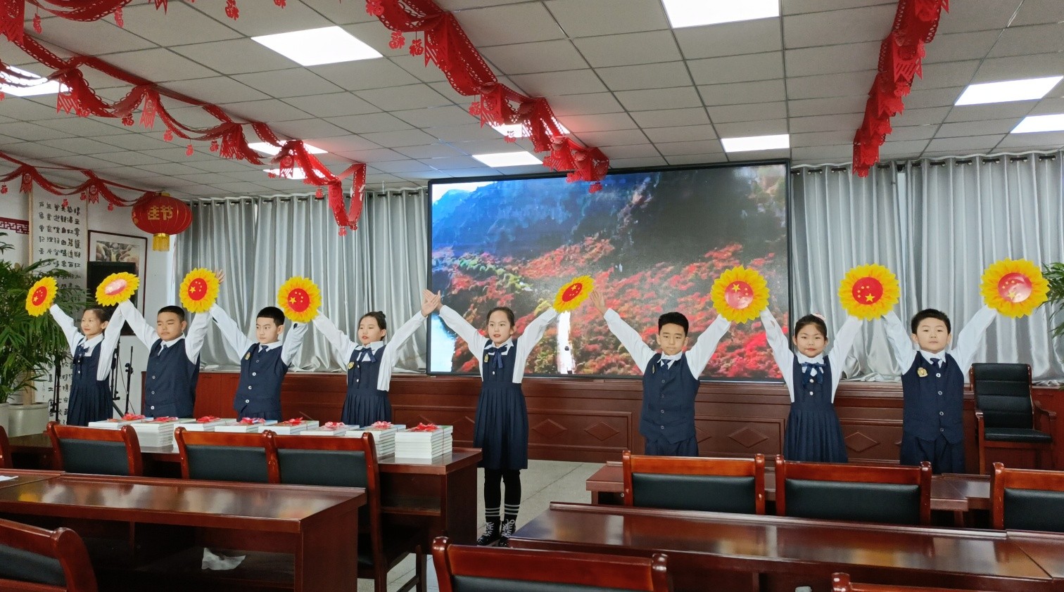 1732260428491257.jpg 元寶山區(qū)元寶山小學關工委經(jīng)典誦讀活動照片8_副本.jpg