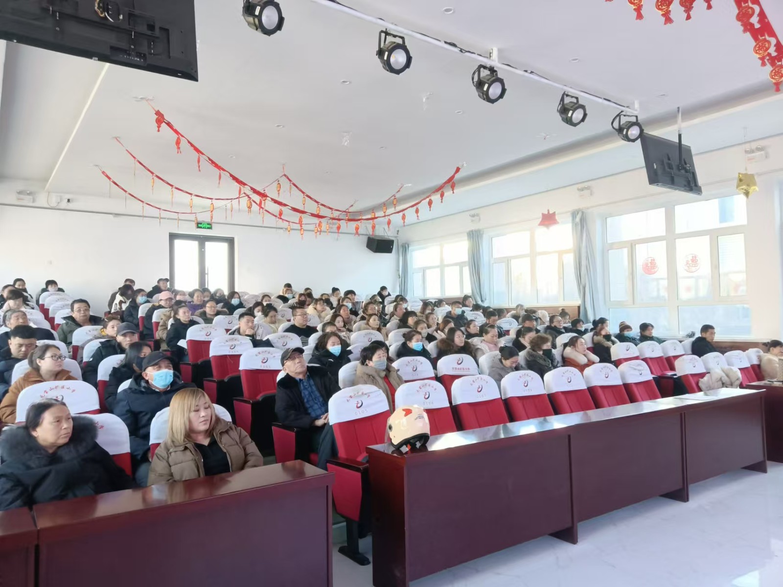 1734314268303596.jpg 元寶山區(qū)元寶山礦區(qū)小學(xué)關(guān)工委“一個(gè)都不能少活動(dòng)照片4.jpg