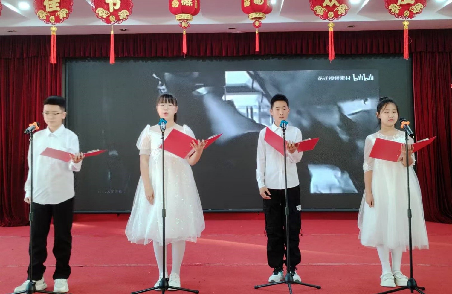 1734399391780444.jpg 元寶山區(qū)民族中學(xué)12.9紀(jì)念詩歌朗誦活動照片3_副本.jpg