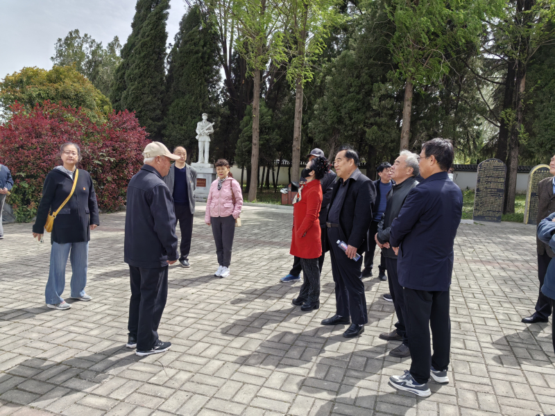 1744595767594656.jpg 4.12陵園宣講2.jpg