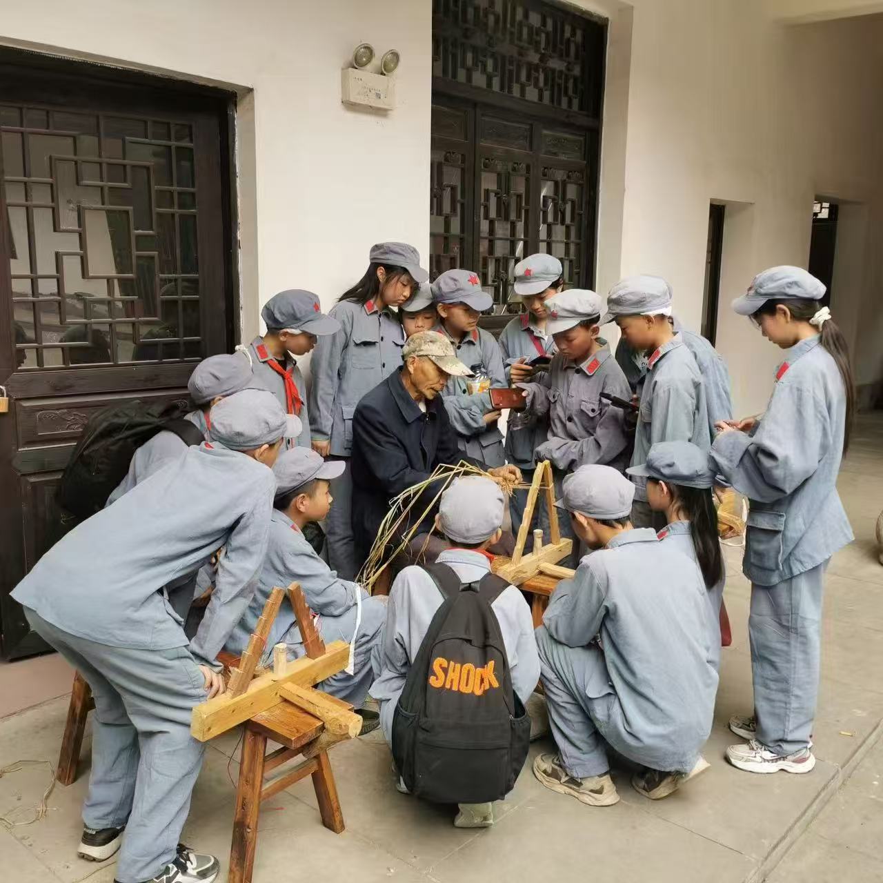 1744939325511773.jpg 2.jpg