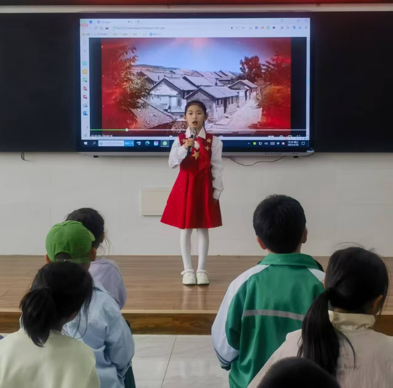 元寶山區(qū)平礦一小關(guān)工委“潤心故事 點(diǎn)亮童年”故事大賽活動(dòng)照片5.jpg