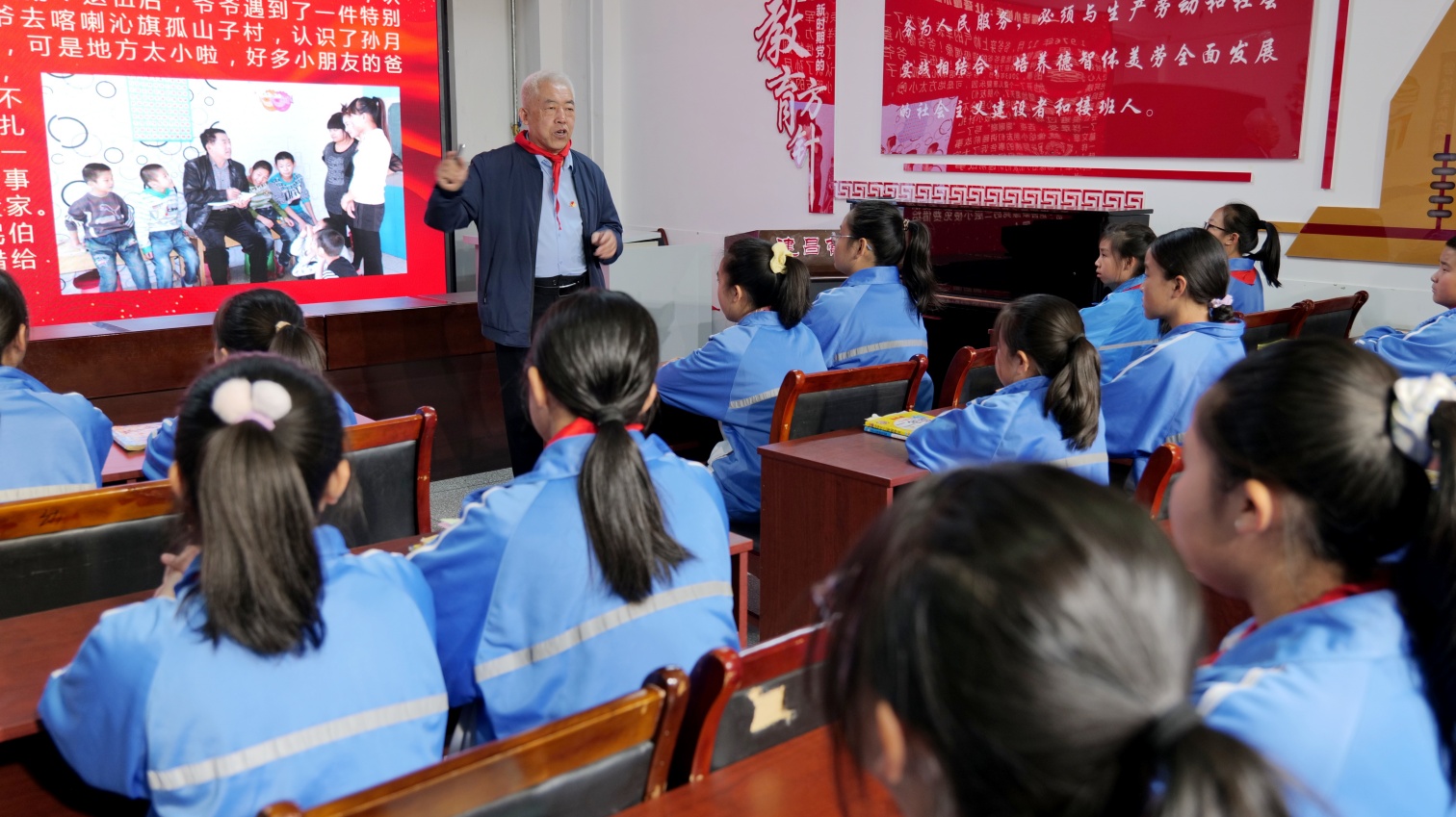 元寶山區(qū)元寶山鎮(zhèn)建昌營小學關工委“‘五老’進校園活動照片1_副本.jpg