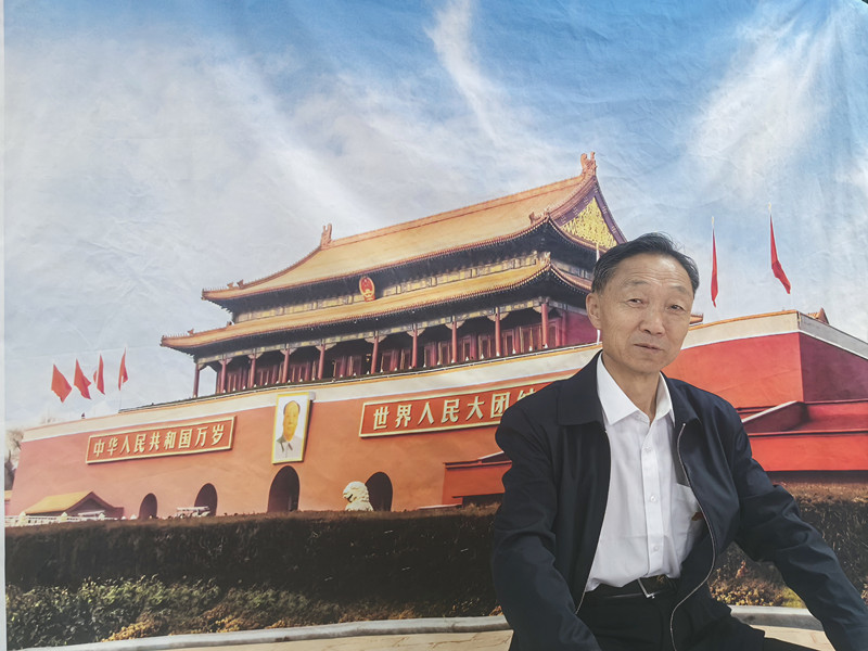 元寶山區(qū)平莊西城街道王府社區(qū)關(guān)工委“光影敬歲月 鏡覽天安門”活動(dòng)照片4_副本.jpg