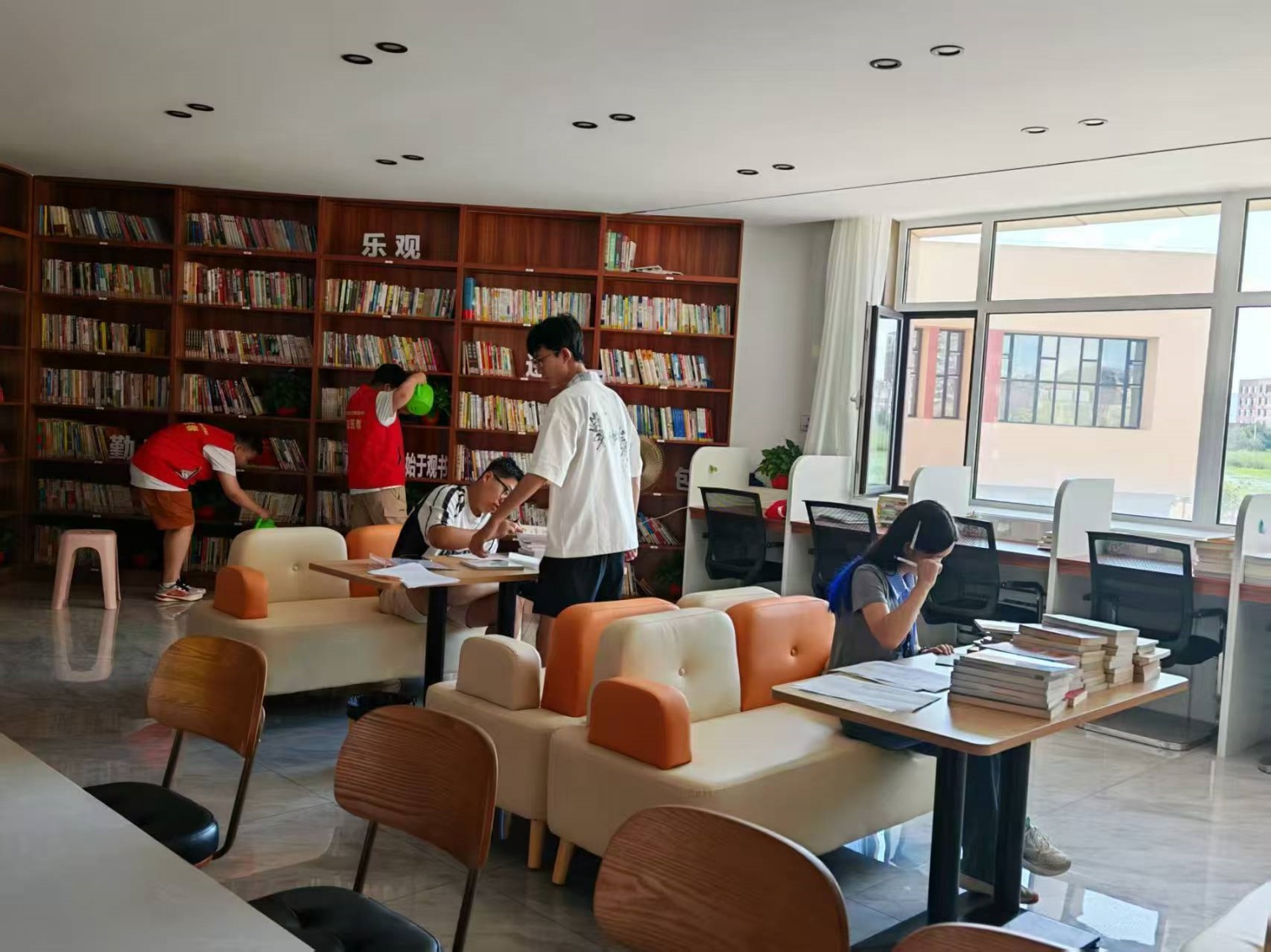 1753667825814496.jpg 元寶山區(qū)西城街道新景四季東社區(qū)“小小治理家 社區(qū)大管家”活動(dòng)照片3_副本.jpg