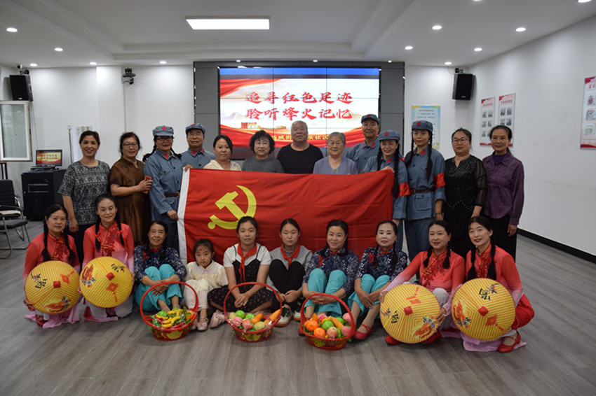 元寶山區(qū)西城街道關(guān)工委“追尋紅色足跡 聆聽烽火記憶”主題活動(dòng)照片3_副本.jpg