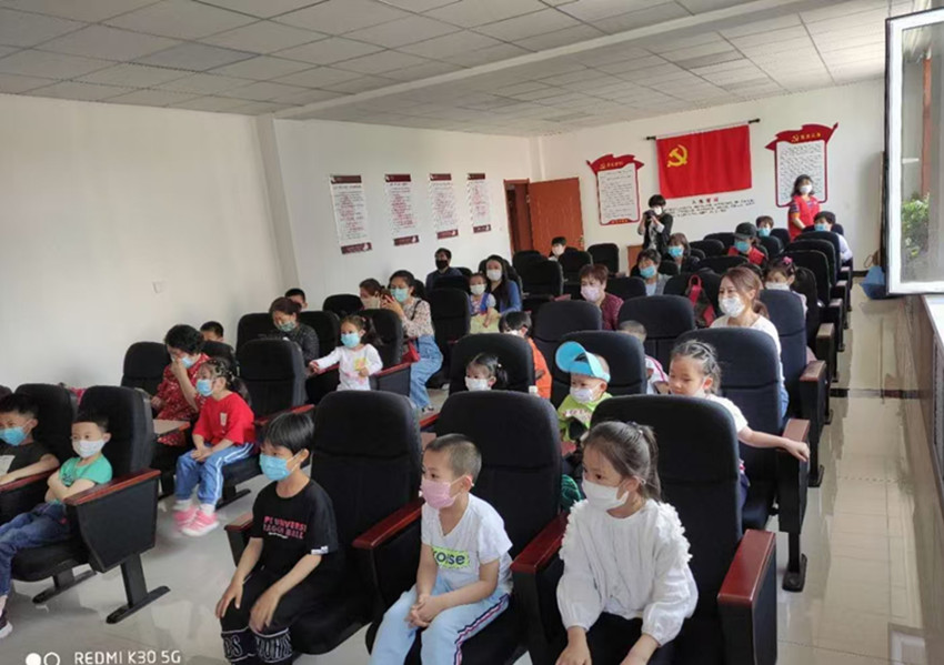 1757295569460387.jpg 元寶山區(qū)西城街道王府社區(qū)家風(fēng)建設(shè)教育活動照片1_副本.jpg