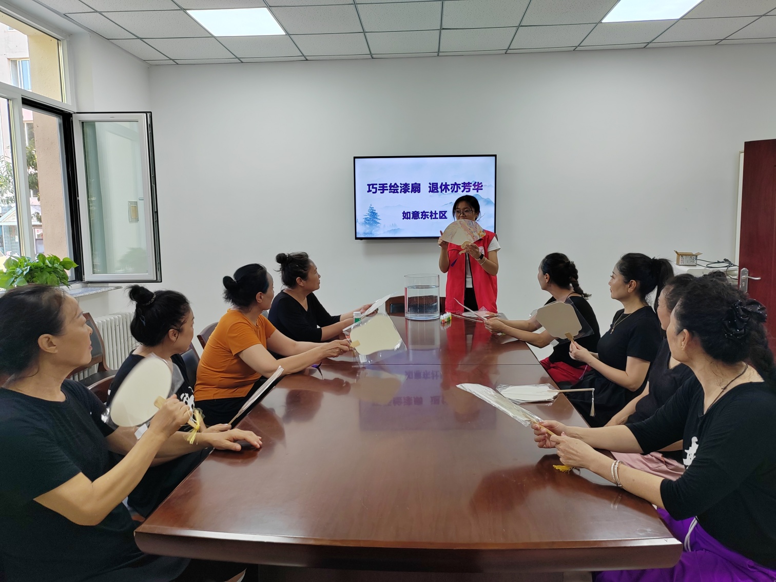 元寶山區(qū)西城街道如意東社區(qū)關(guān)工委教師節(jié)非遺活動照片3_副本.jpg