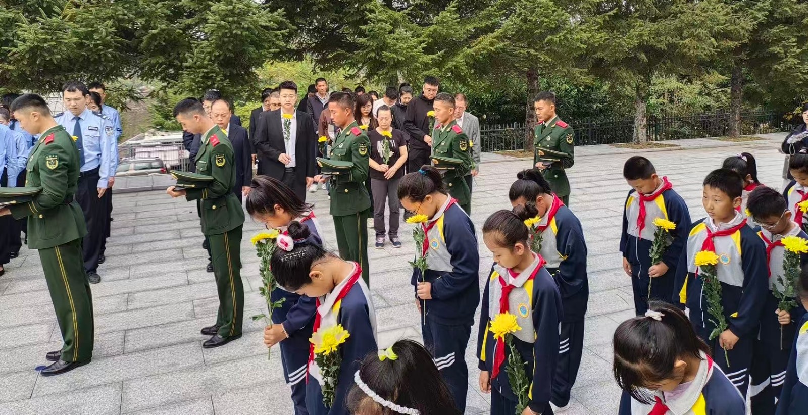 1759298457811757.jpg mmexport1759298514535.jpg