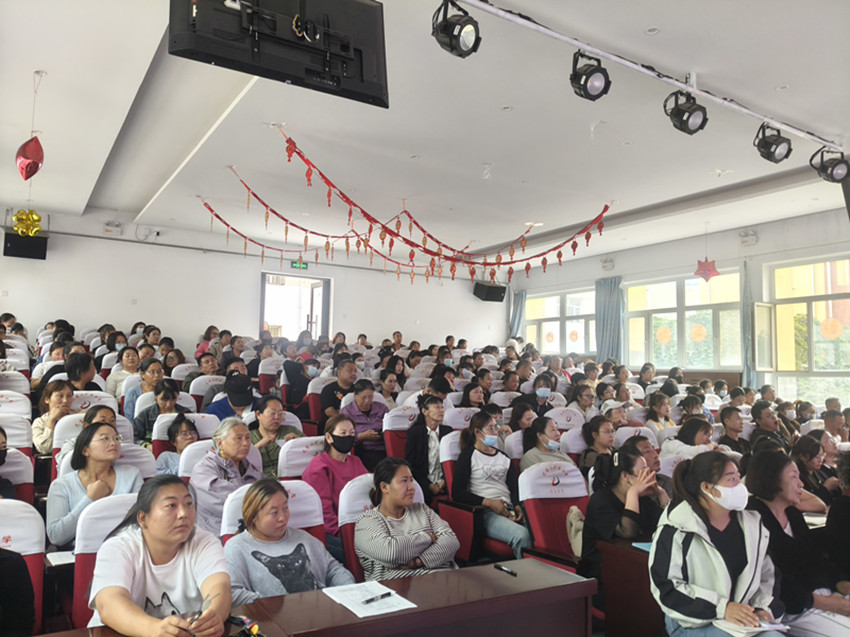 1759308288784501.jpg 元礦小學家長專題培訓活動照片1_副本.jpg