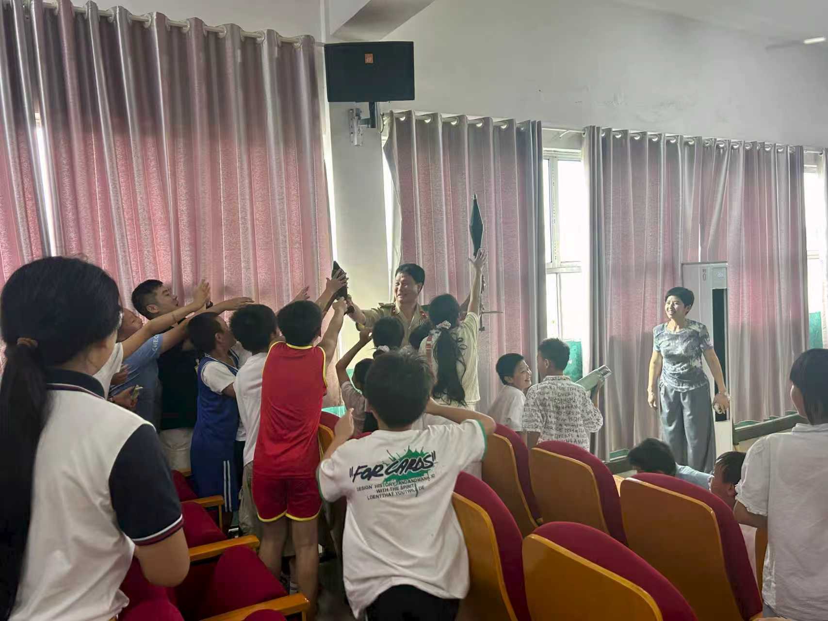 1760667593520927.jpg 燈.jpg