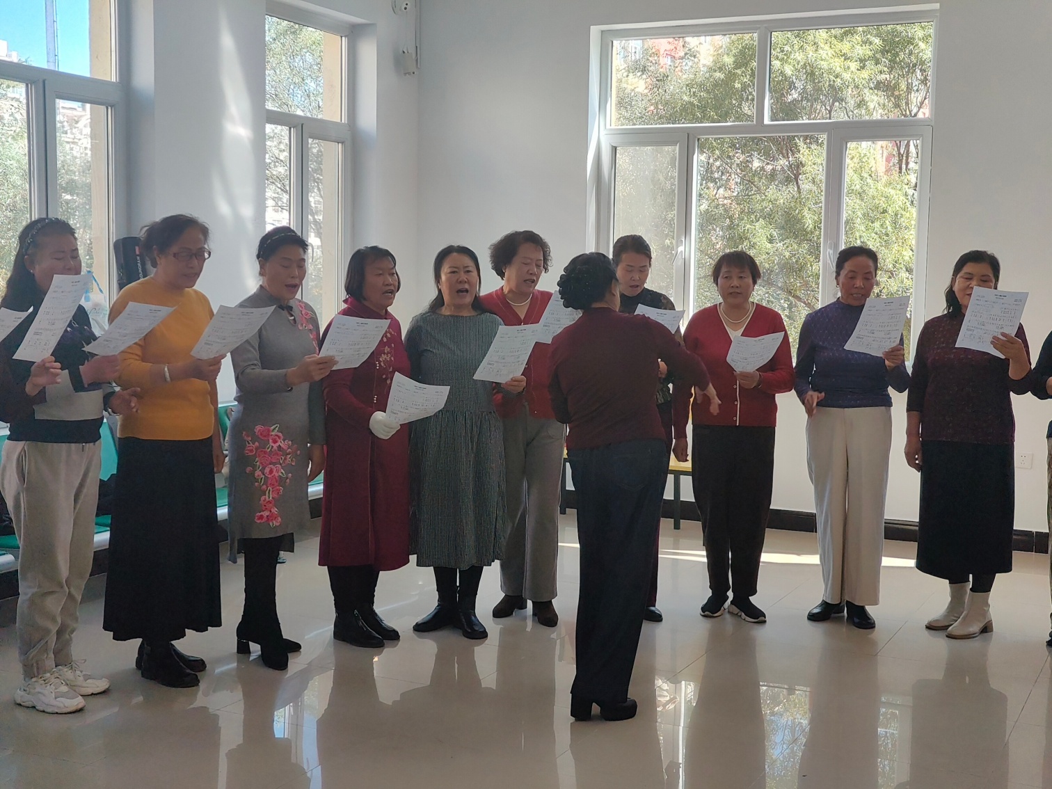 西城街道錦繡社區(qū)“凝聚銀發(fā)力量 唱響錦繡之歌”活動(dòng)照片6_副本.jpg