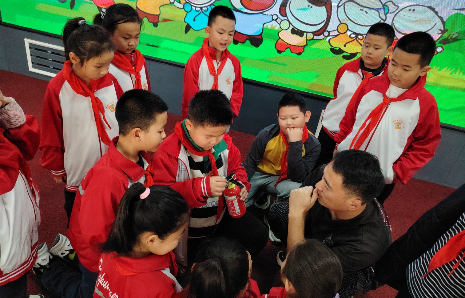 1763344697687501.jpg 平礦二小家長(zhǎng)進(jìn)課堂活動(dòng)照片6_副本.jpg