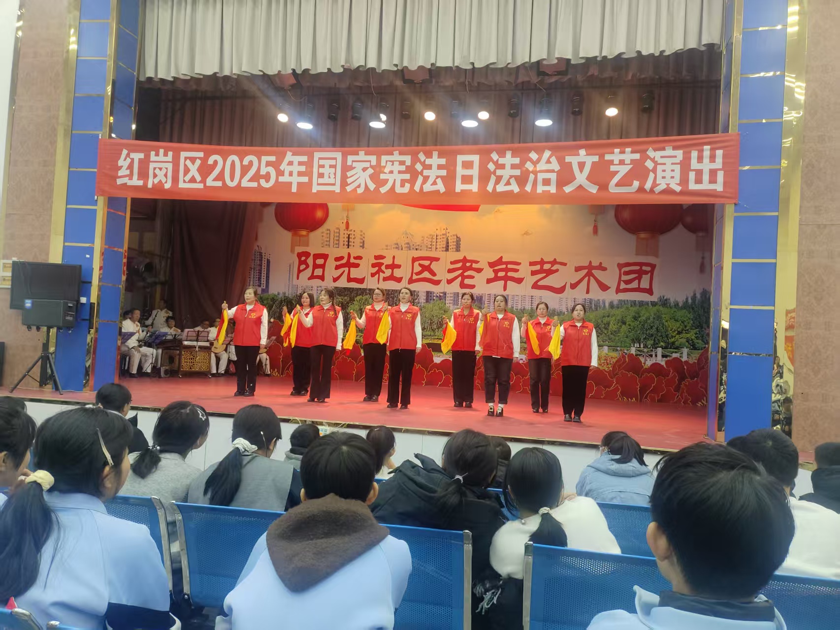 1764838087393738.jpg 普法志愿者音樂快板《網(wǎng)格員說憲法》.jpg