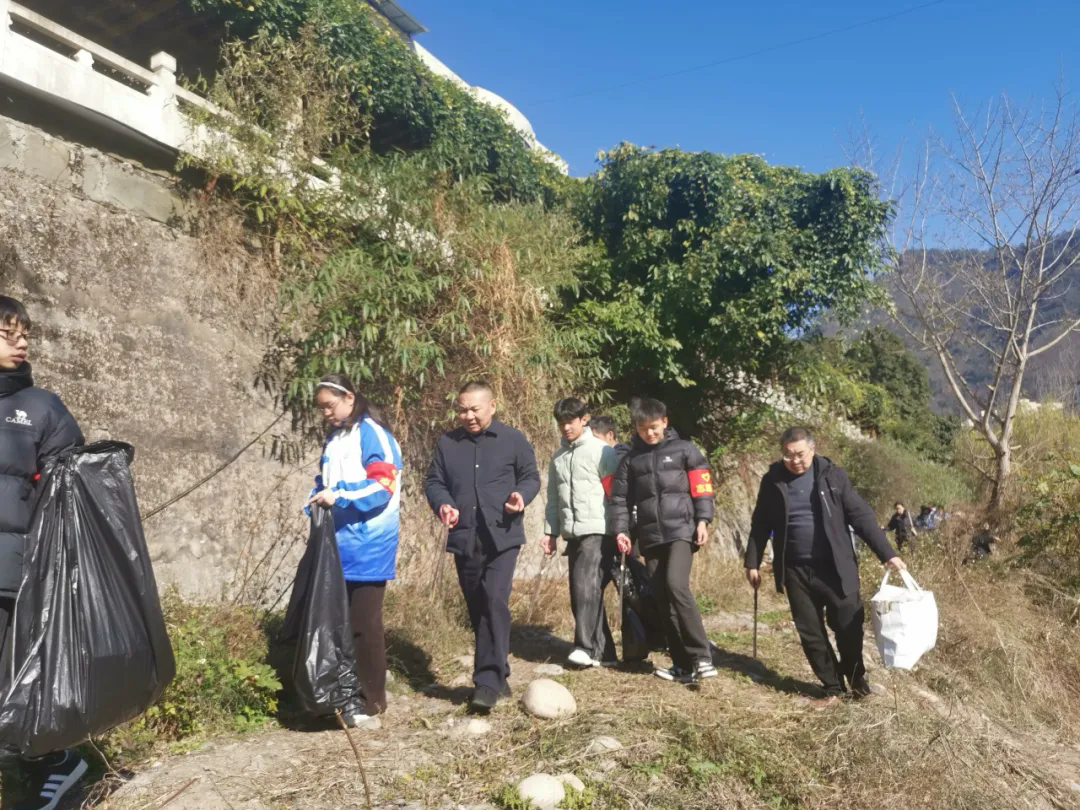 1767856733198978.png 640.webp (2).png