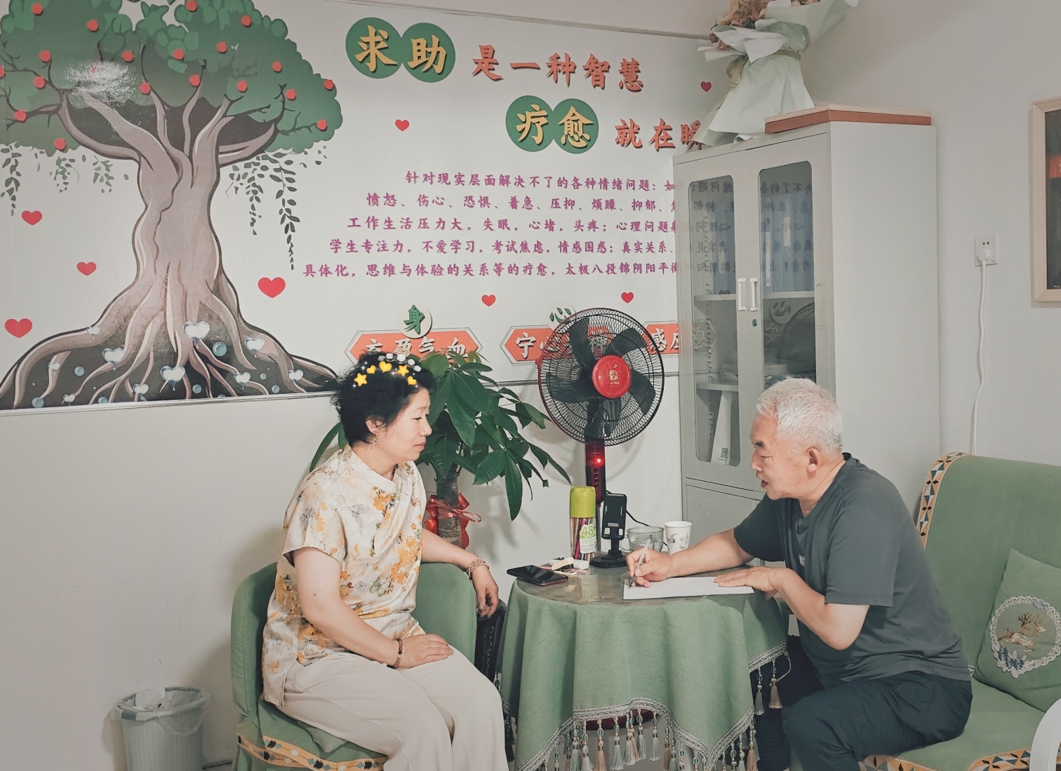 草原藍(lán)哈達(dá)協(xié)會(huì)關(guān)工委李冬梅“用愛點(diǎn)亮心， 護(hù)航成長(zhǎng)之路”活動(dòng)照片4_副本.jpg